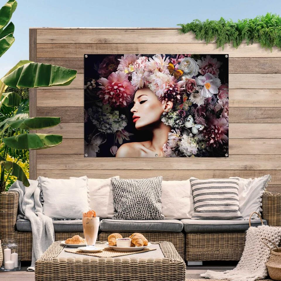Tuinposter Vrouw Met Bloemenhoed 100x140 Cm Roze - Image 2